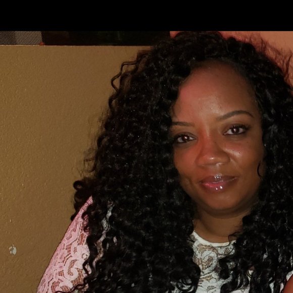 Poshmark profile picture for @needy